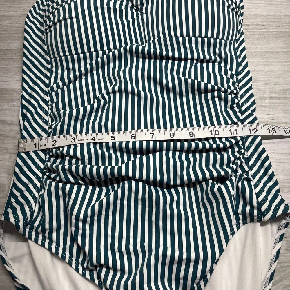 Nip Tuck Swim Stripped Multi Fit Cup One Piece Swimsuit Women’s Size 10
